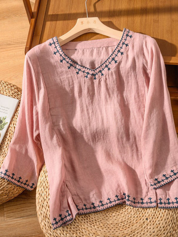 Prettybeautie Embroidery V-Neck Shirt