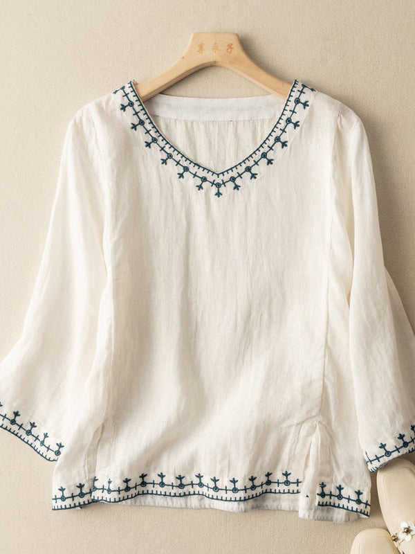 Prettybeautie Embroidery V-Neck Shirt