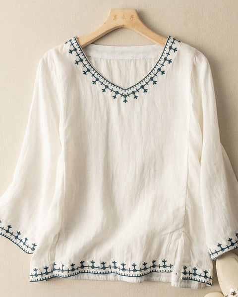 Prettybeautie Embroidery V-Neck Shirt