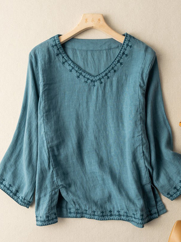 Prettybeautie Embroidery V-Neck Shirt